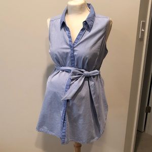 Motherhood buttondown sleeveless blouse